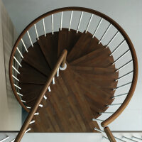 Platzsparende Spindeltreppe - C20